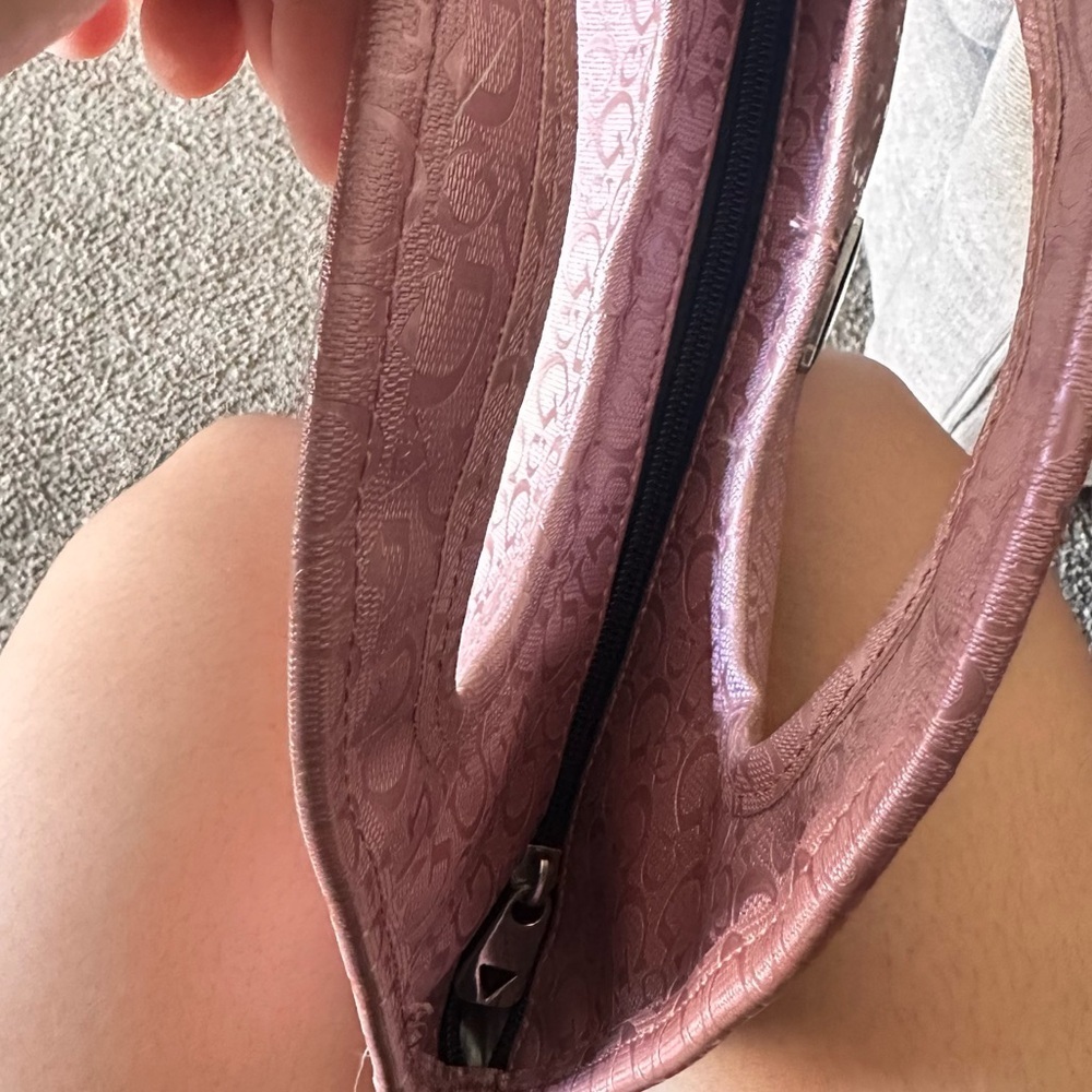 Guess Pink Tote Bag with Curved Handle and Textured Finish - Picture 6 of 6